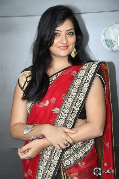 Anchor-Madhuri-Photo-Gallery